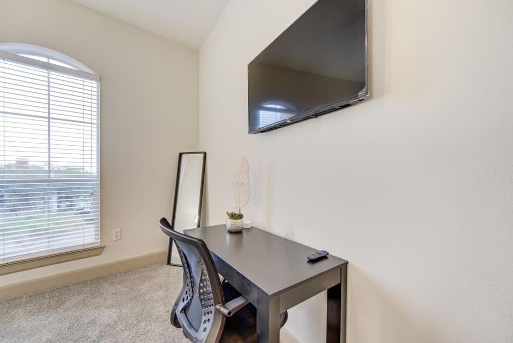 Chic 1Br Near Nrg With Pool Wifi Freeparking Apartment Houston Luaran gambar