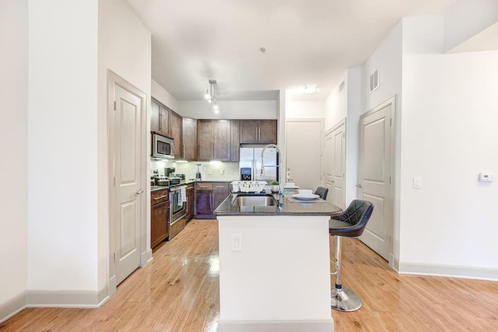 Chic 1Br Near Nrg With Pool Wifi Freeparking Apartment Houston Luaran gambar