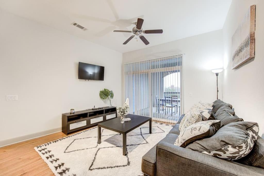 Chic 1Br Near Nrg With Pool Wifi Freeparking Apartment Houston Luaran gambar