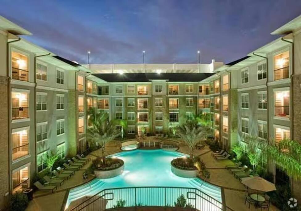 Chic 1Br Near Nrg With Pool Wifi Freeparking Apartment Houston Luaran gambar