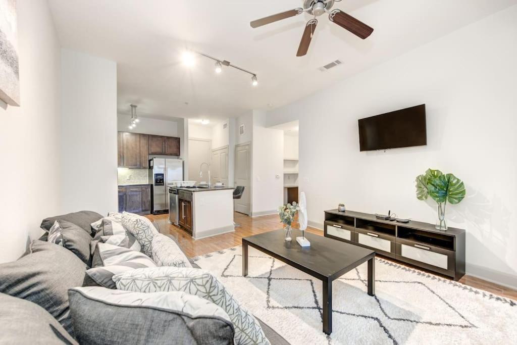 Chic 1Br Near Nrg With Pool Wifi Freeparking Apartment Houston Luaran gambar